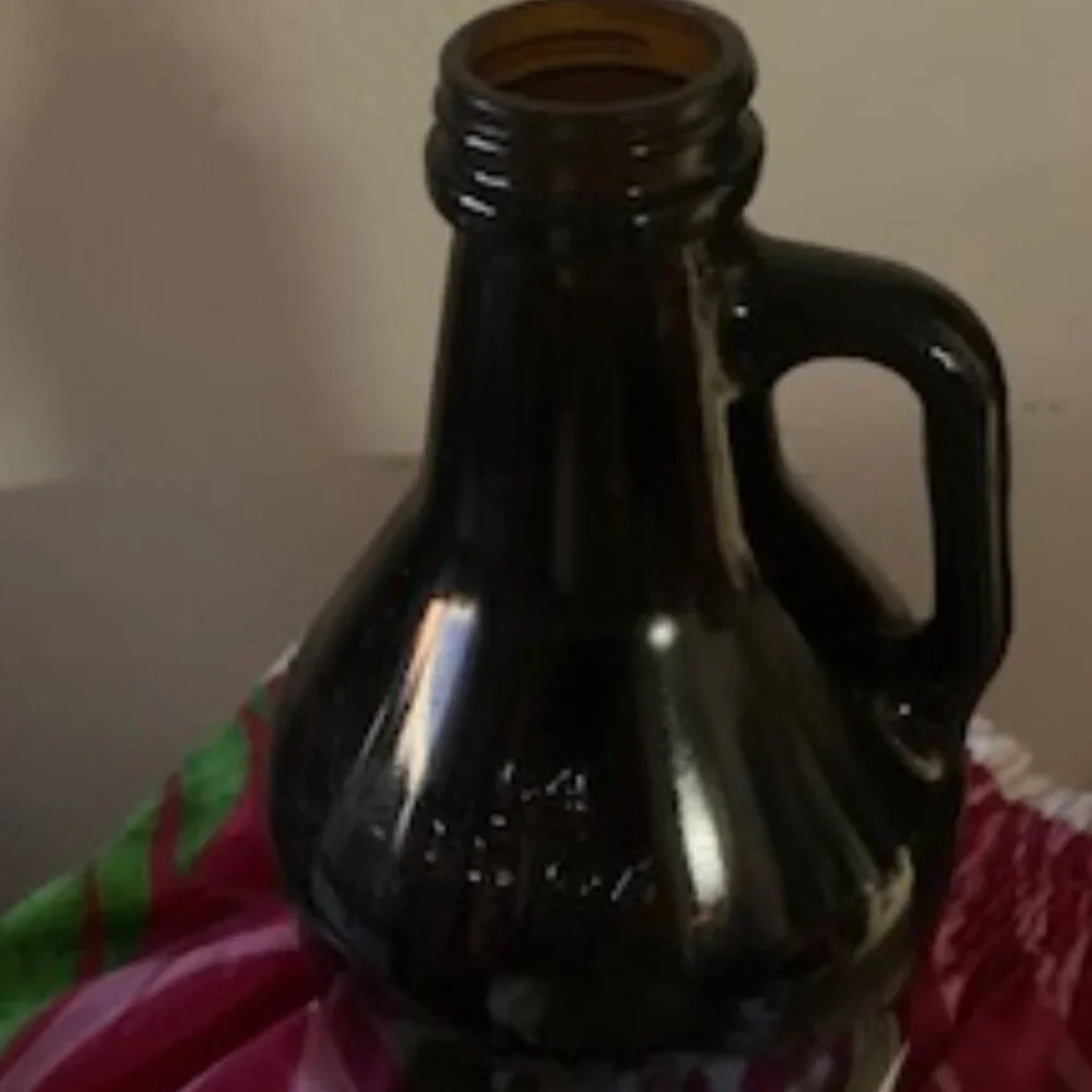 OLA BREW HAWAII KONA HILO TAP ROOMS HAWAII ISLAND 64 OZ DARK AMBER GLASS GROWLER